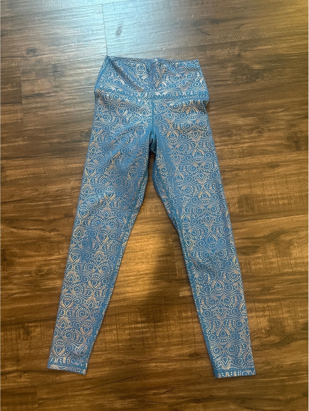 Glyder Women's Small Blue Leggings with Gold Pattern